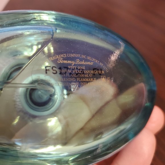 Tommy Bahama Very Cool - Picture 2 of 2